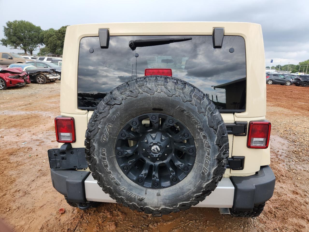 2012 Jeep Wrangler Unlimited Sahara VIN: 1C4BJWEG4CL100250 Lot: 85684385