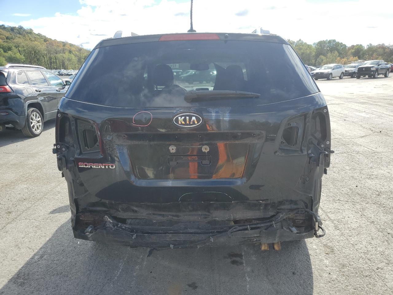 2011 Kia Sorento Base VIN: 5XYKTDA1XBG047242 Lot: 82425125