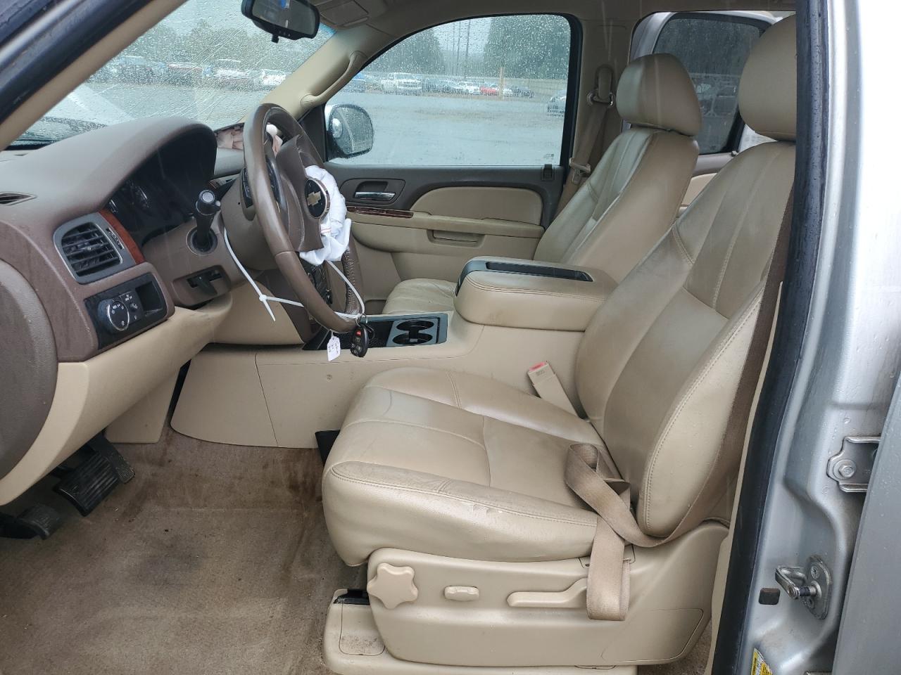 2010 Chevrolet Suburban C1500 Lt VIN: 1GNUCJE02AR202480 Lot: 85529905