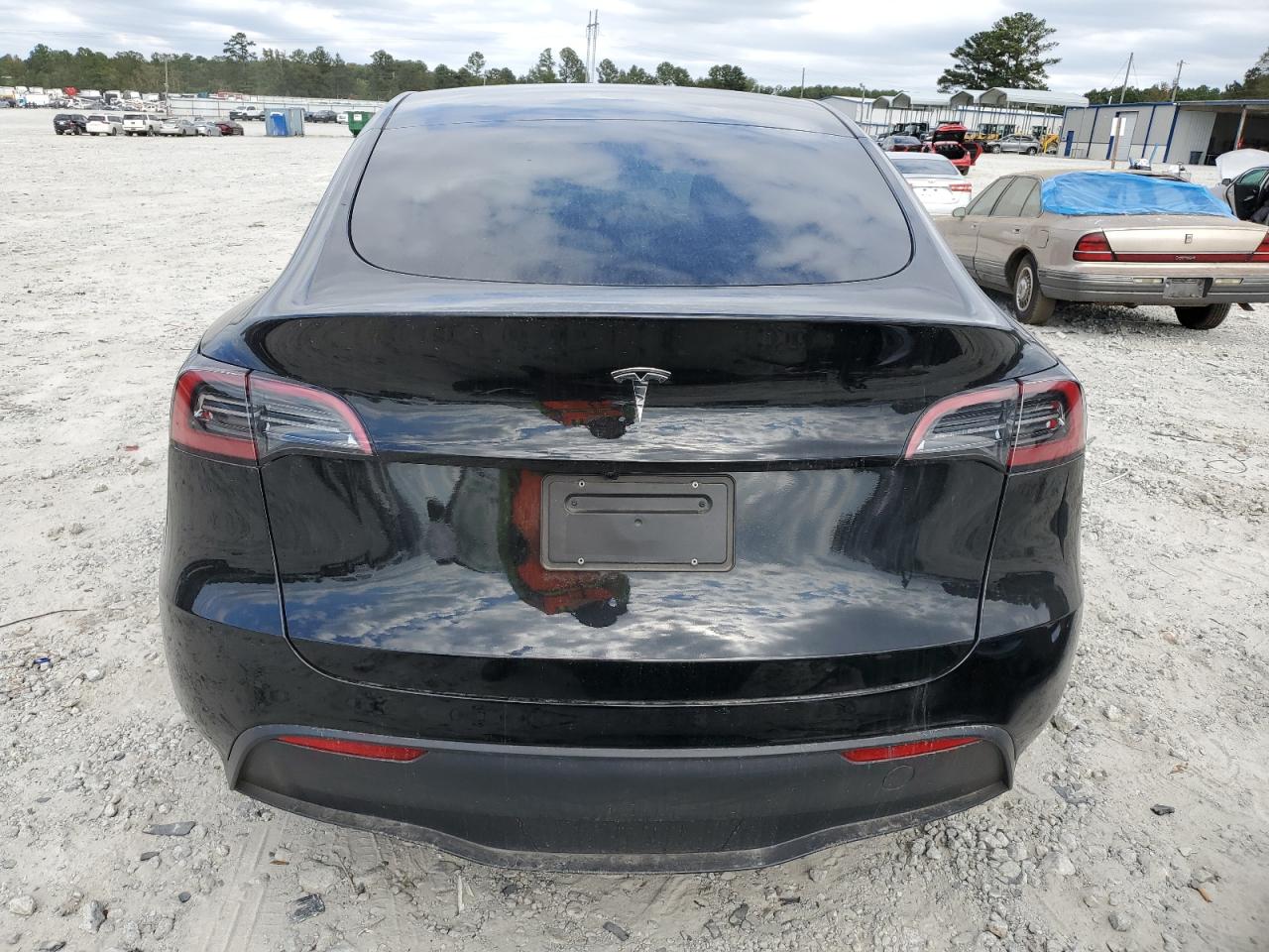 2025 Tesla Model Y VIN: 7SAYGDED0SA365266 Lot: 86312065