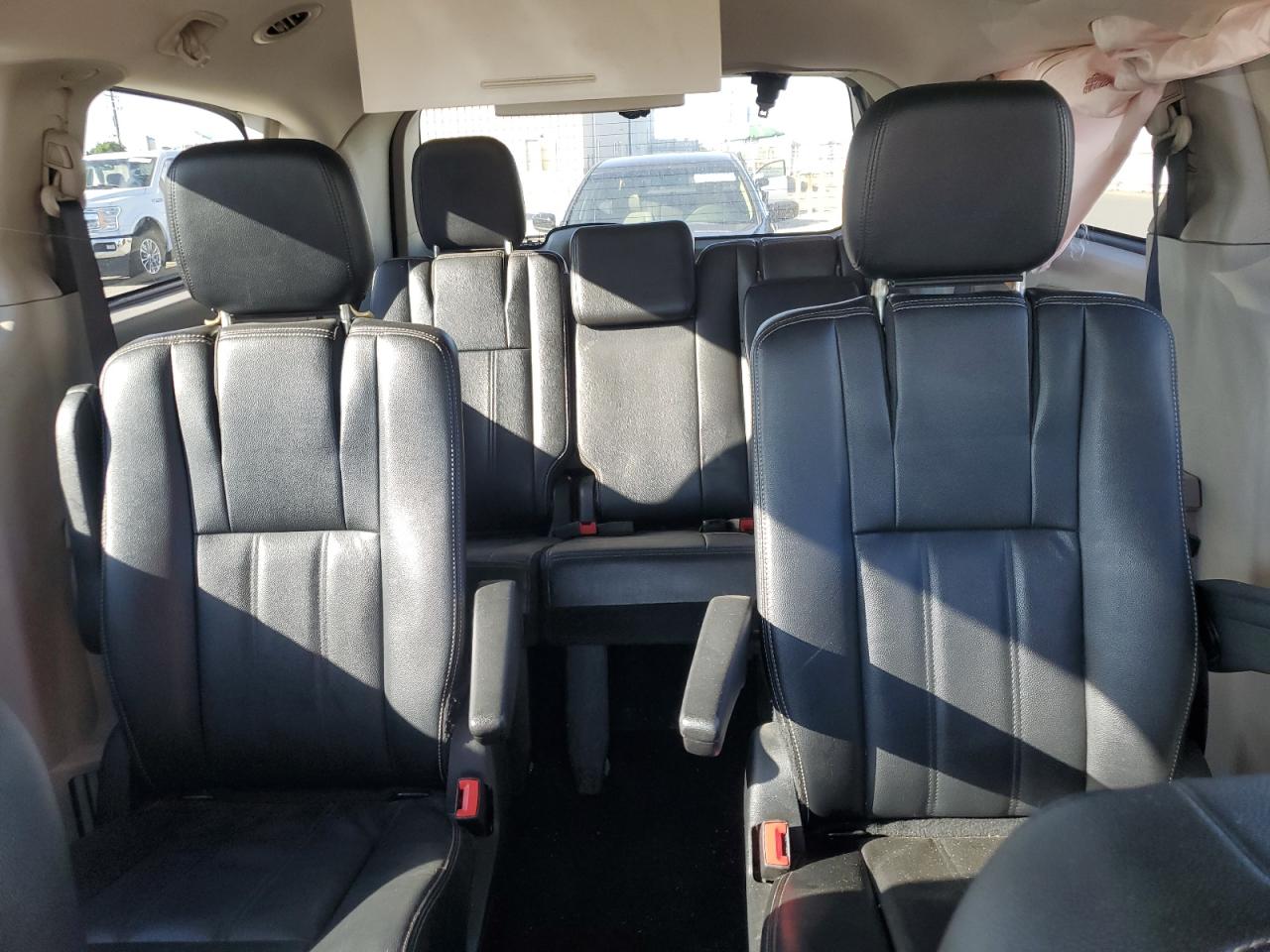 2015 Chrysler Town & Country Touring VIN: 2C4RC1BG5FR609422 Lot: 82287895