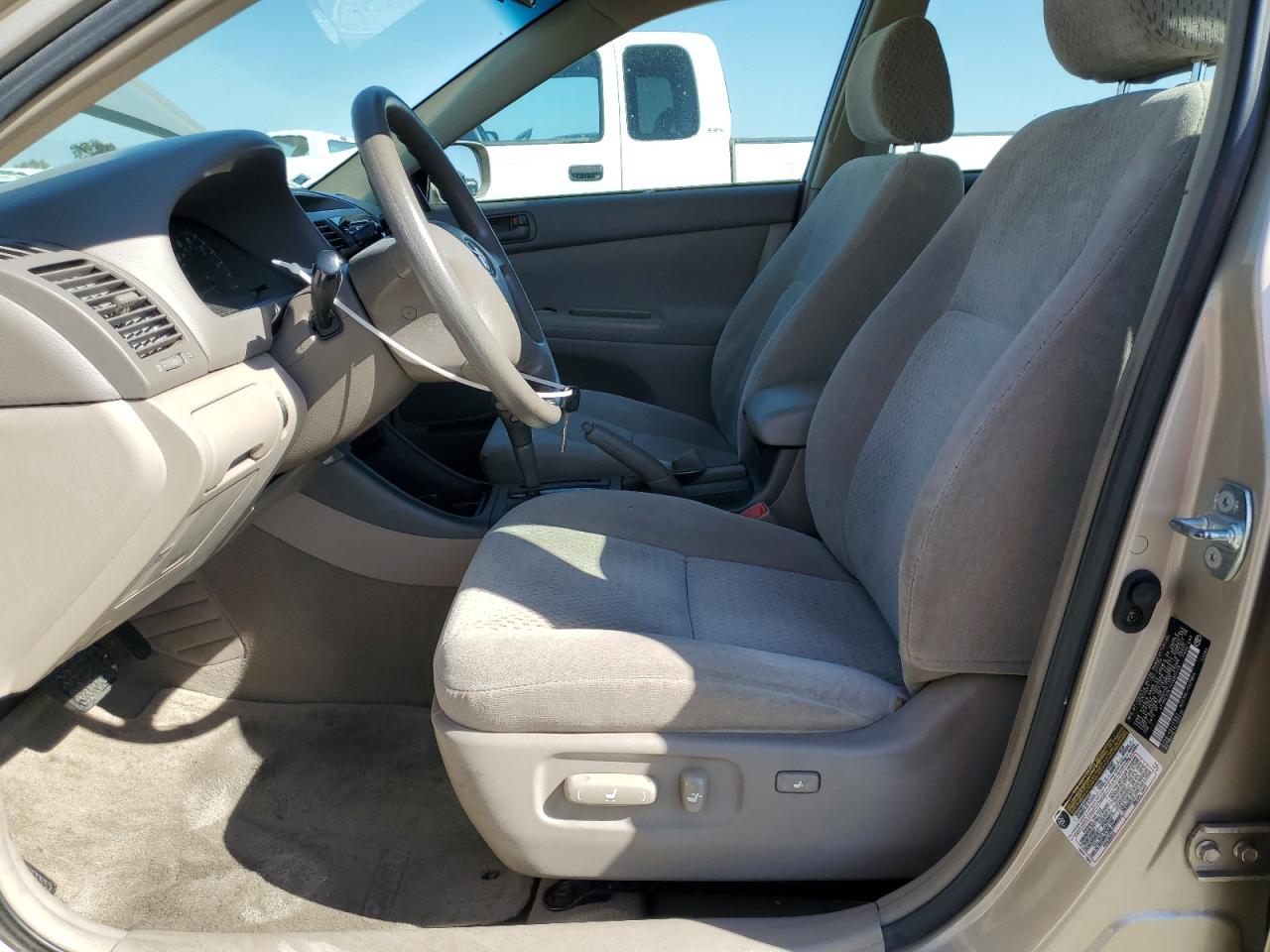 2004 Toyota Camry Le VIN: 4T1BE32K14U880419 Lot: 85531455