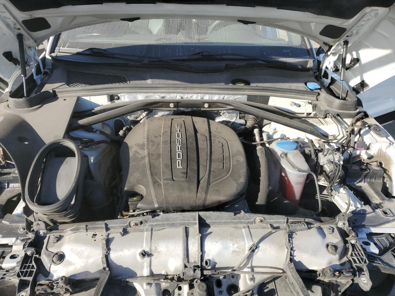 2017 Porsche Macan VIN: WP1AA2A56HLB05111 Lot: 90031645