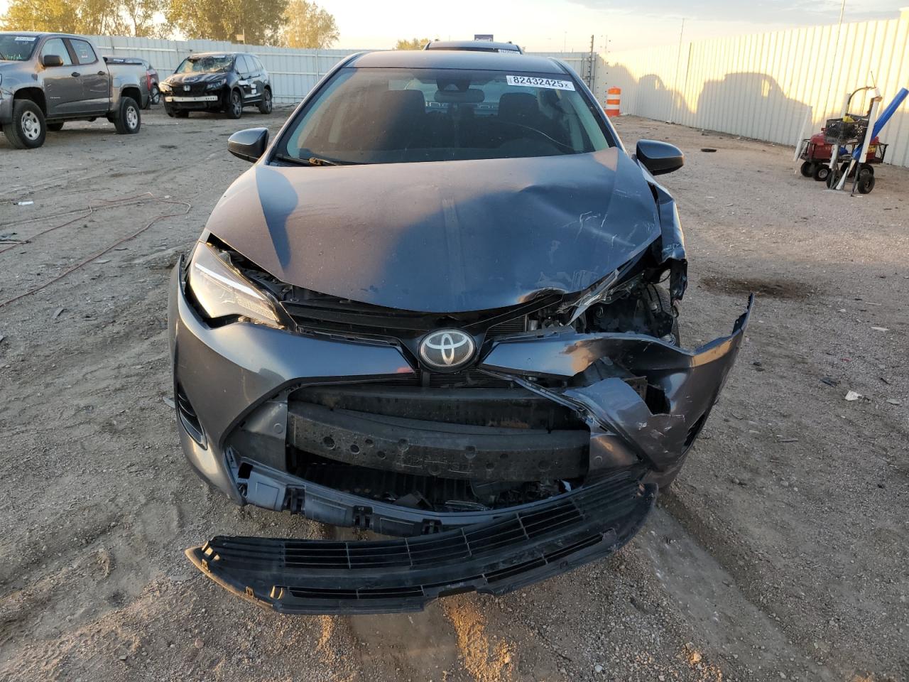 2018 Toyota Corolla L VIN: 5YFBURHE5JP851896 Lot: 82432425