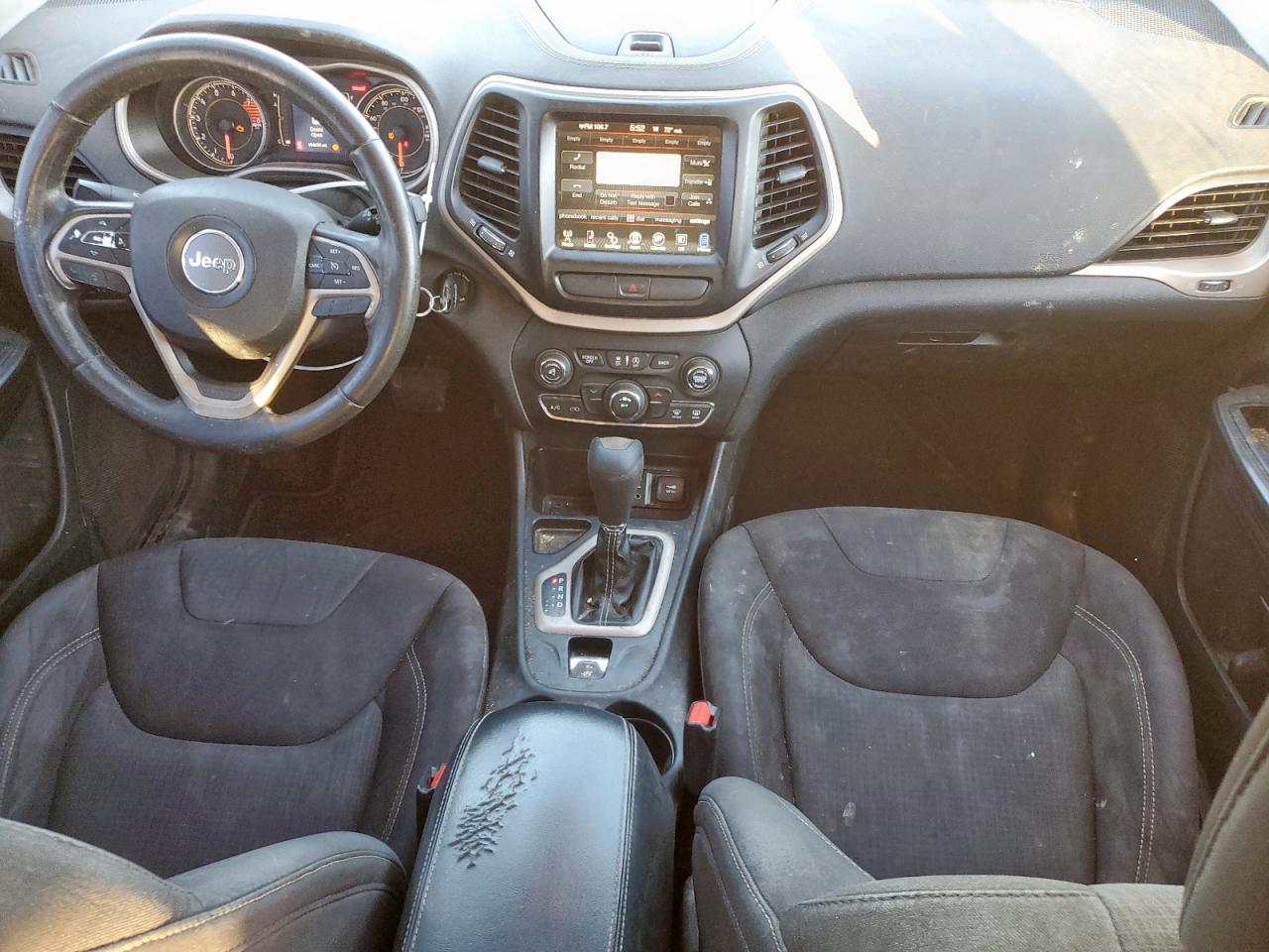 2016 Jeep Cherokee Latitude VIN: 1C4PJLCSXGW173218 Lot: 90801965