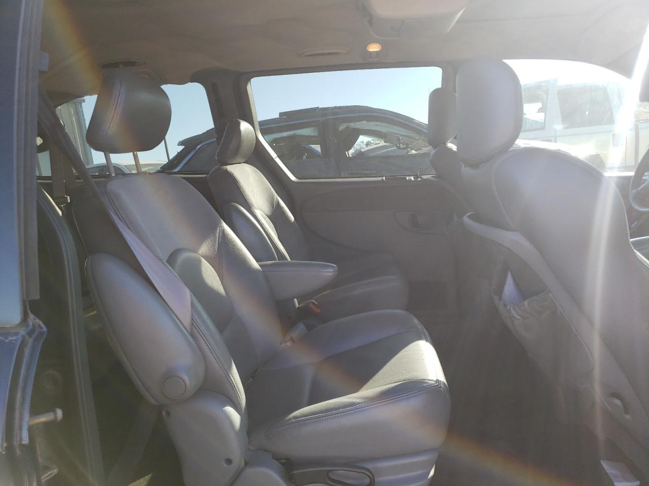 2004 Chrysler Town & Country Limited VIN: 2C8GP64L44R594409 Lot: 84522405