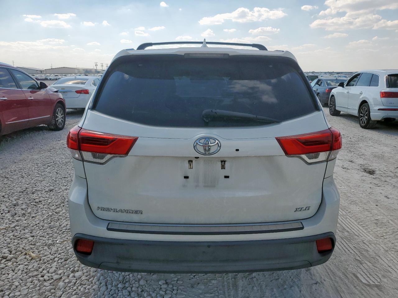 2018 Toyota Highlander Se VIN: 5TDKZRFH8JS544762 Lot: 84414365