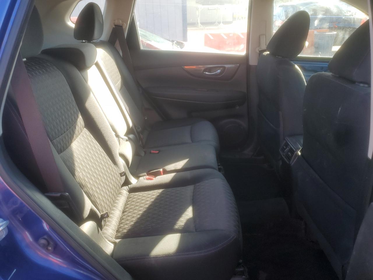 2017 Nissan Rogue S VIN: JN8AT2MV1HW014581 Lot: 82422865