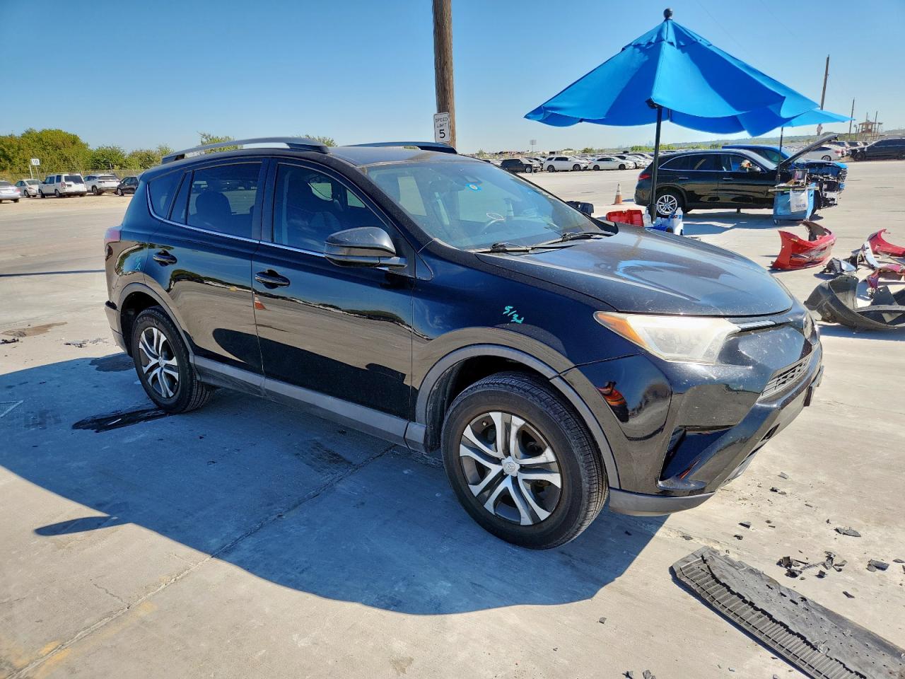 2017 Toyota Rav4 Le VIN: 2T3ZFREV2HW357864 Lot: 82385625