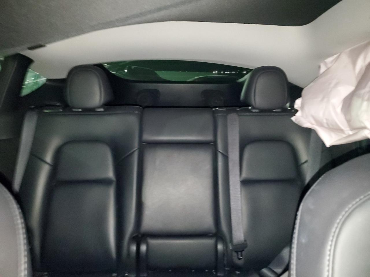 2024 Tesla Model Y VIN: 7SAYGDEE0RA258821 Lot: 85005895