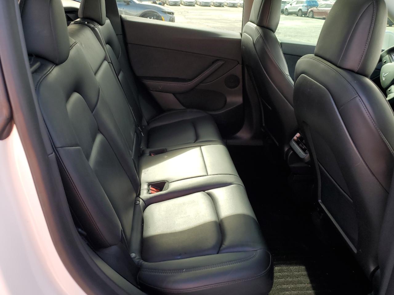 2022 Tesla Model Y VIN: 7SAYGDEE0NF377420 Lot: 81856635