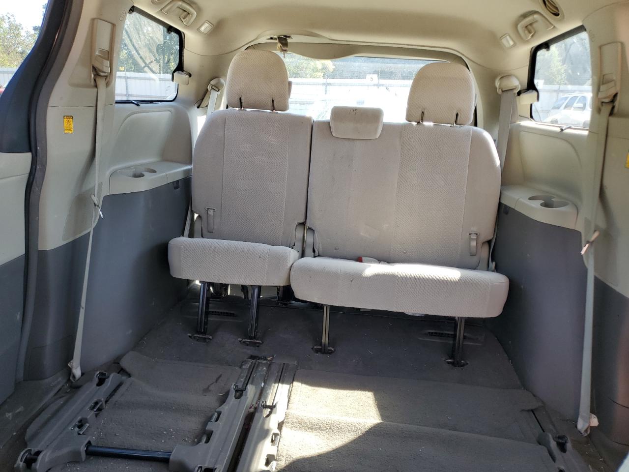 2011 Toyota Sienna Le VIN: 5TDKK3DC9BS095747 Lot: 85265345