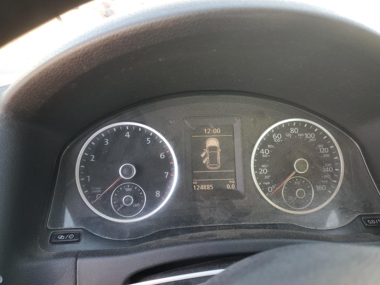 2015 Volkswagen Tiguan S VIN: WVGAV7AX2FW598569 Lot: 82009595