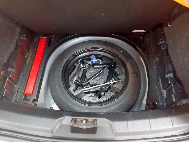 2015 VOLVO V40 SE LUX NAV D2 AUTO 