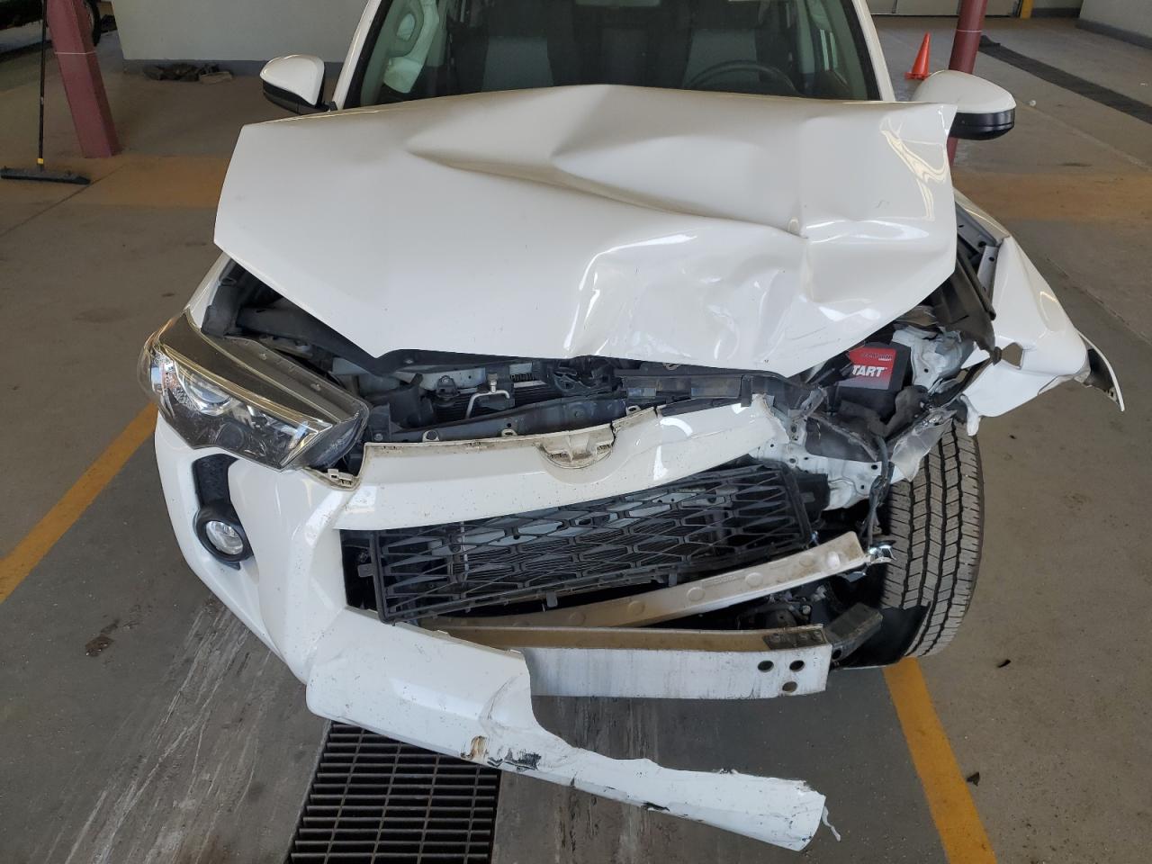 2015 Toyota 4Runner Sr5/Sr5 Premium VIN: JTEBU5JR0F5267718 Lot: 85104395