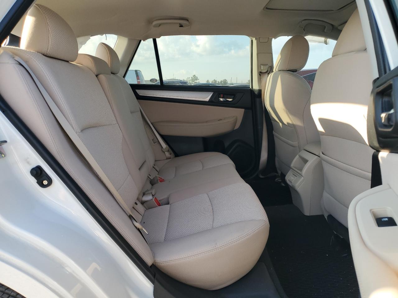 2018 Subaru Outback 2.5I Premium VIN: 4S4BSAHC9J3353551 Lot: 86667245