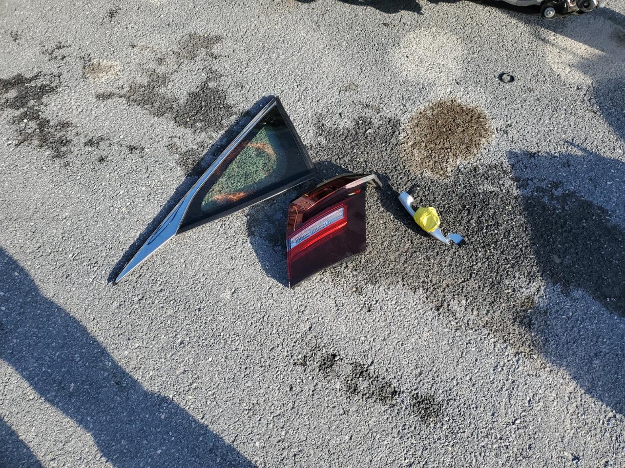 2018 Honda Clarity Touring VIN: JHMZC5F39JC011994 Lot: 82653715