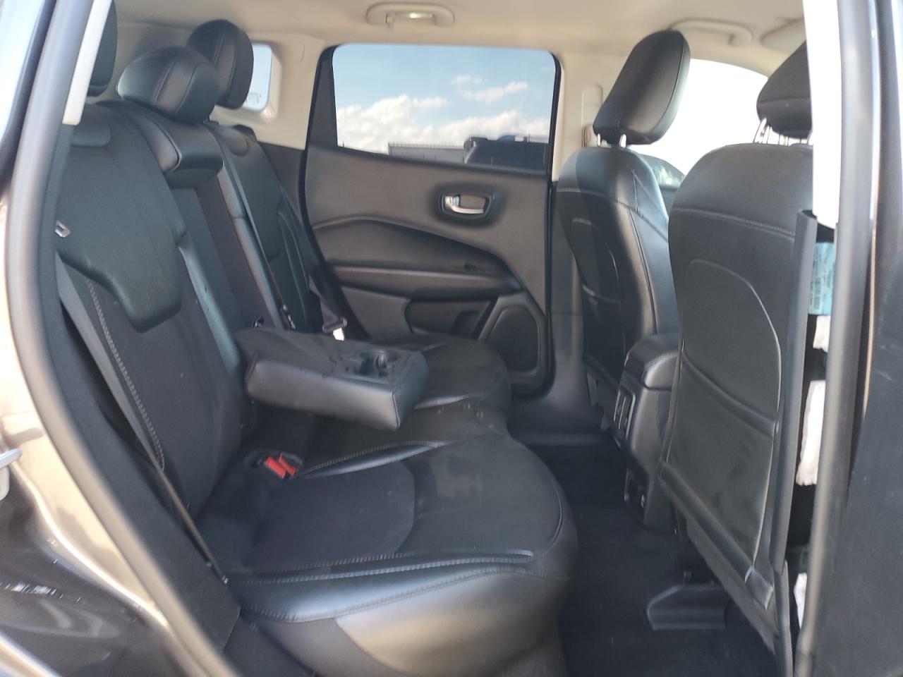 2019 Jeep Compass Latitude VIN: 3C4NJDBB8KT592794 Lot: 90539085