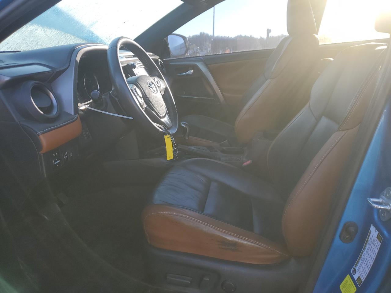 2018 Toyota Rav4 Se VIN: 2T3NFREV6JW413678 Lot: 86431675