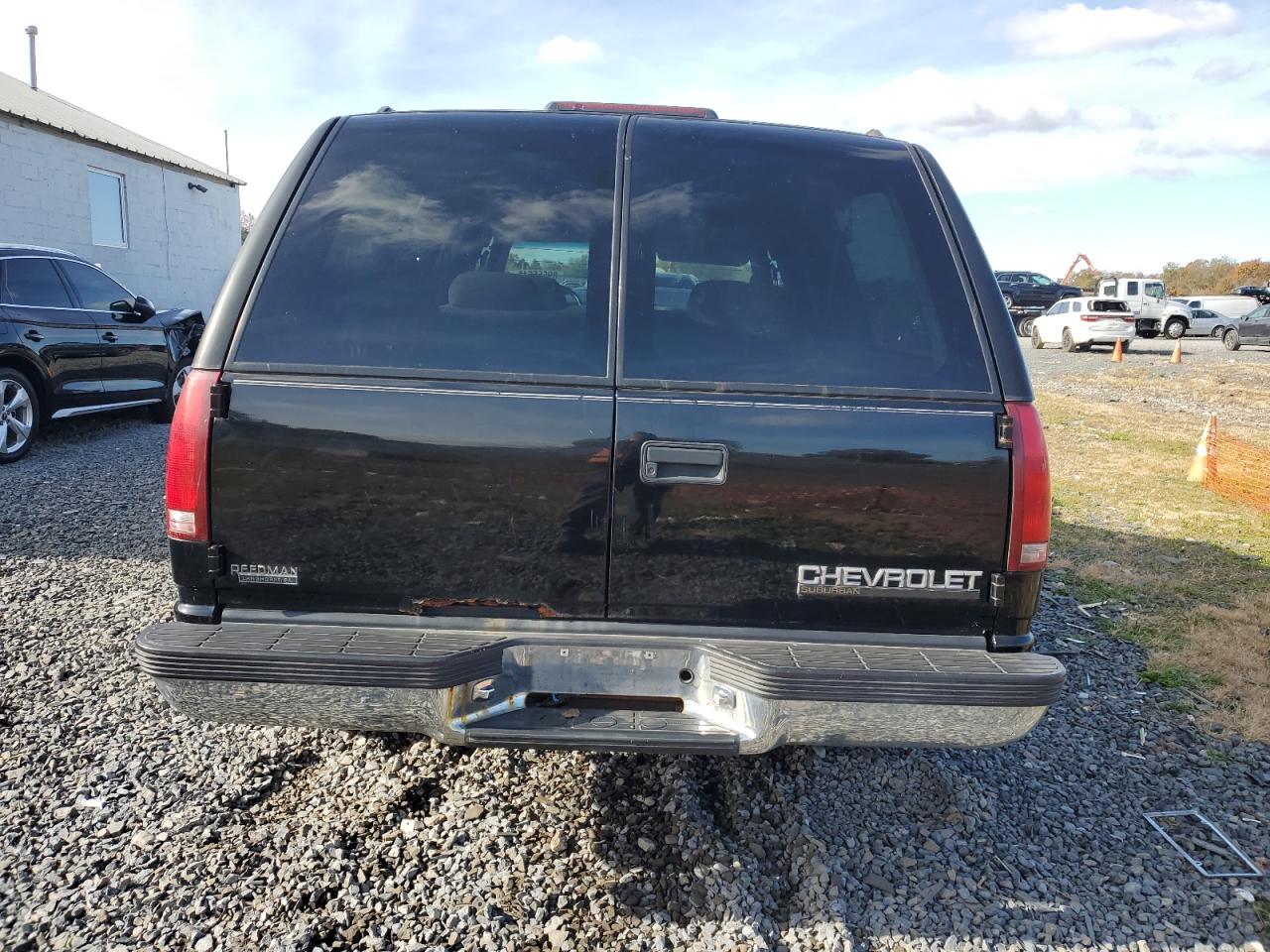 1999 Chevrolet Suburban K1500 VIN: 3GNFK16R1XG235858 Lot: 89655545