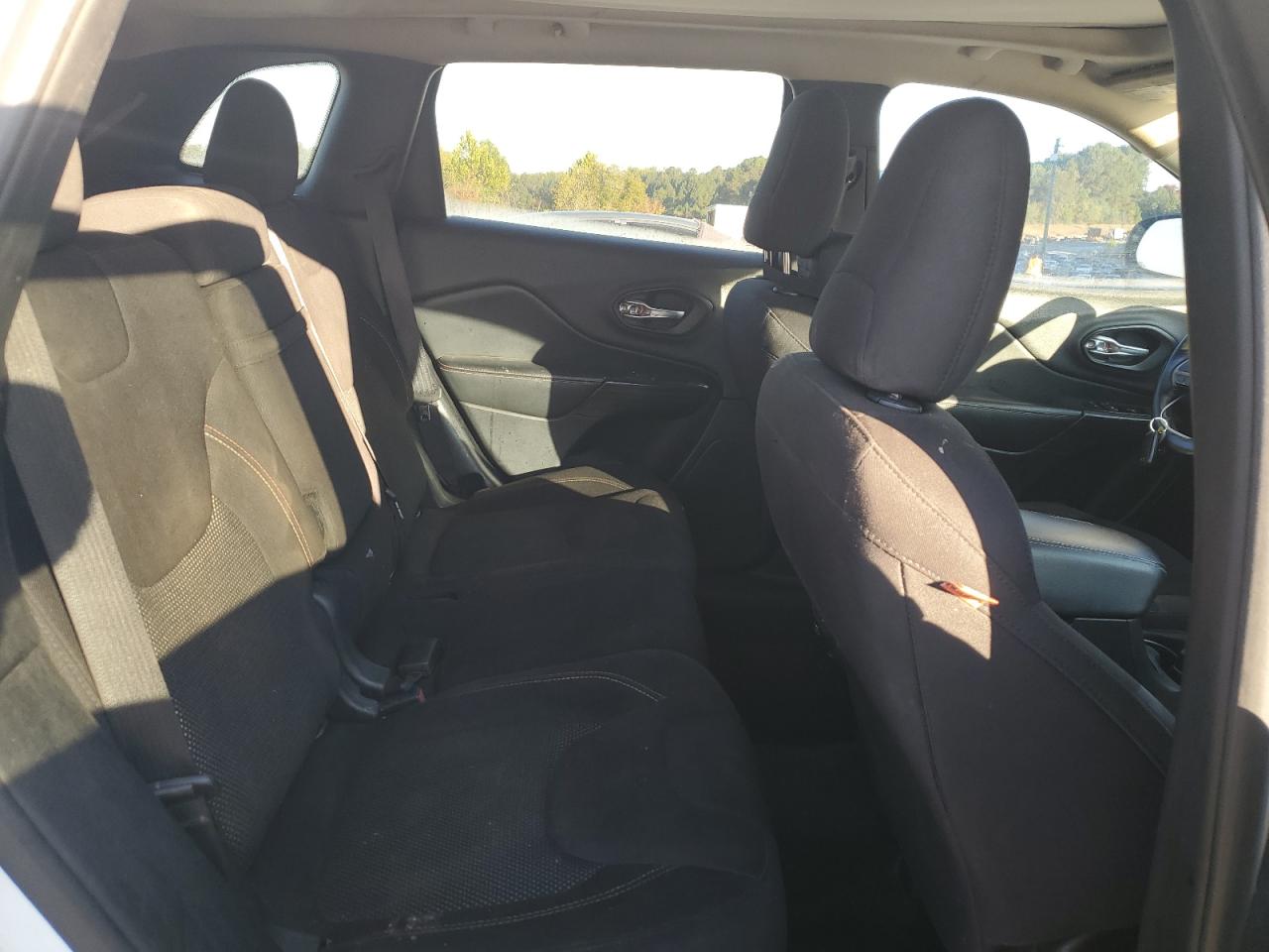 2017 Jeep Cherokee Latitude VIN: 1C4PJLCB2HW510286 Lot: 82512095