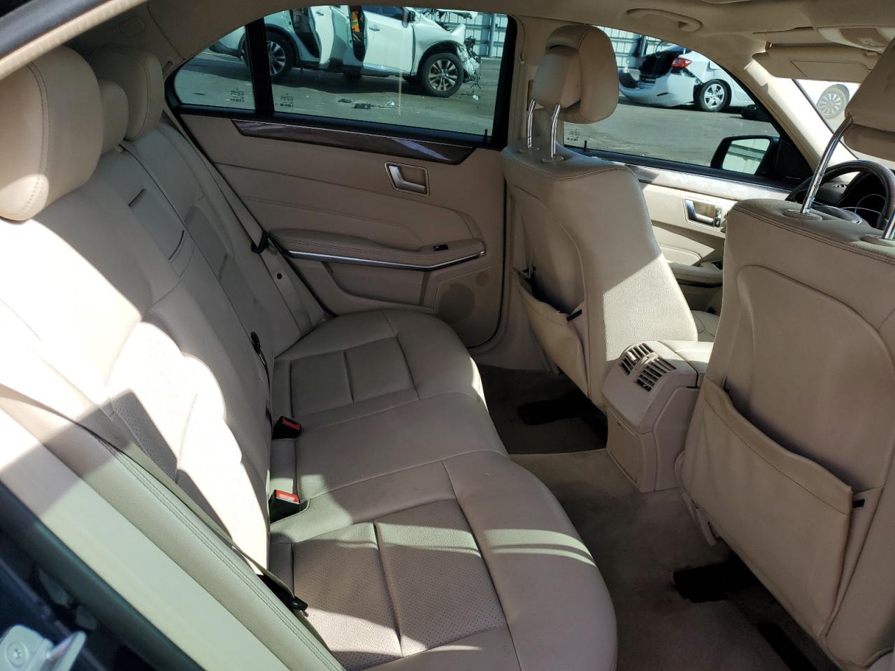 2014 Mercedes-Benz E 350 VIN: WDDHF5KB4EA881421 Lot: 85530915