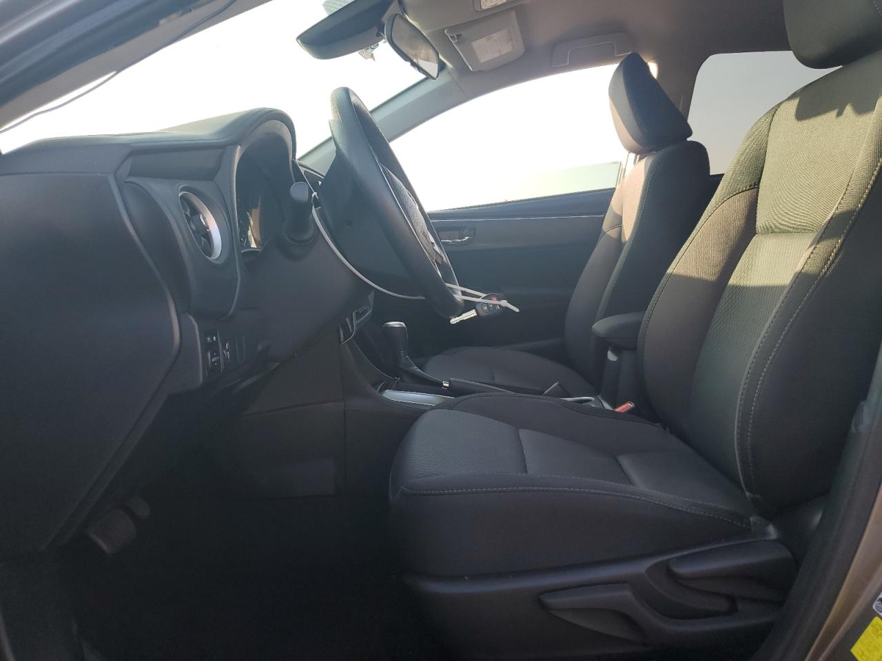 2017 Toyota Corolla L VIN: 5YFBURHE8HP711707 Lot: 81951925