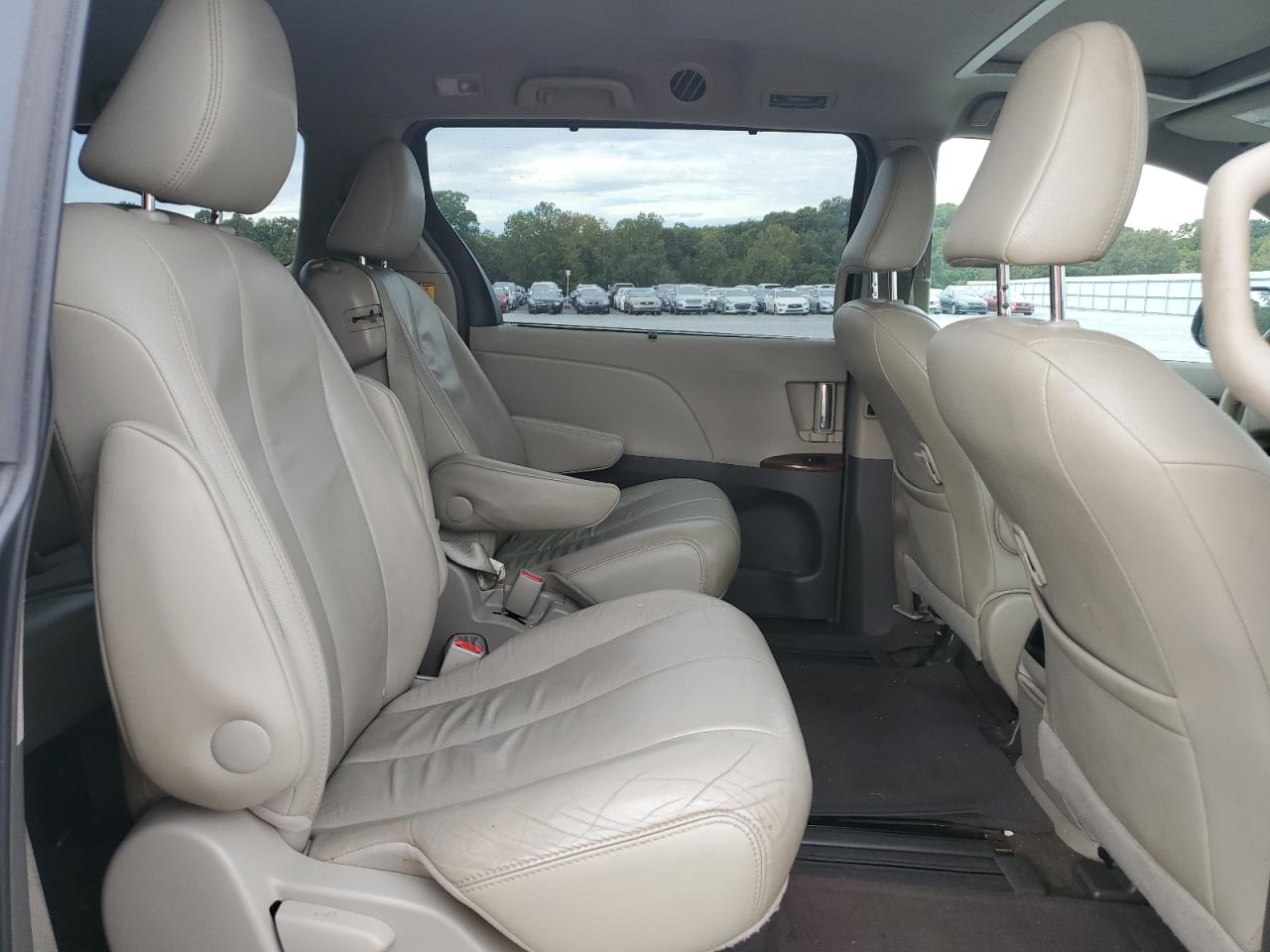 2013 Toyota Sienna Xle VIN: 5TDYK3DC2DS373059 Lot: 81192195