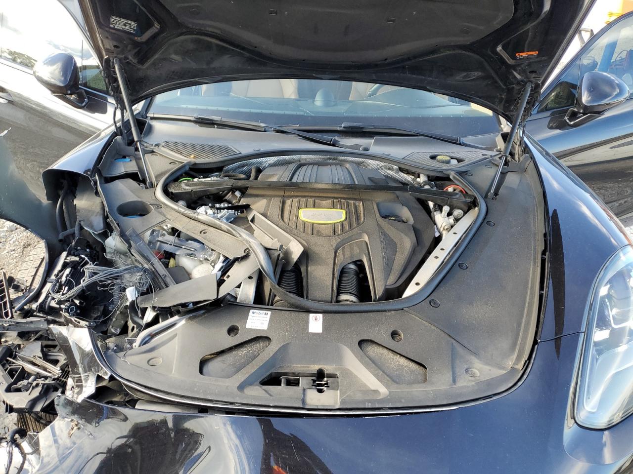 2018 Porsche Panamera 4 E-Hybrid VIN: WP0AE2A72JL130245 Lot: 86826405