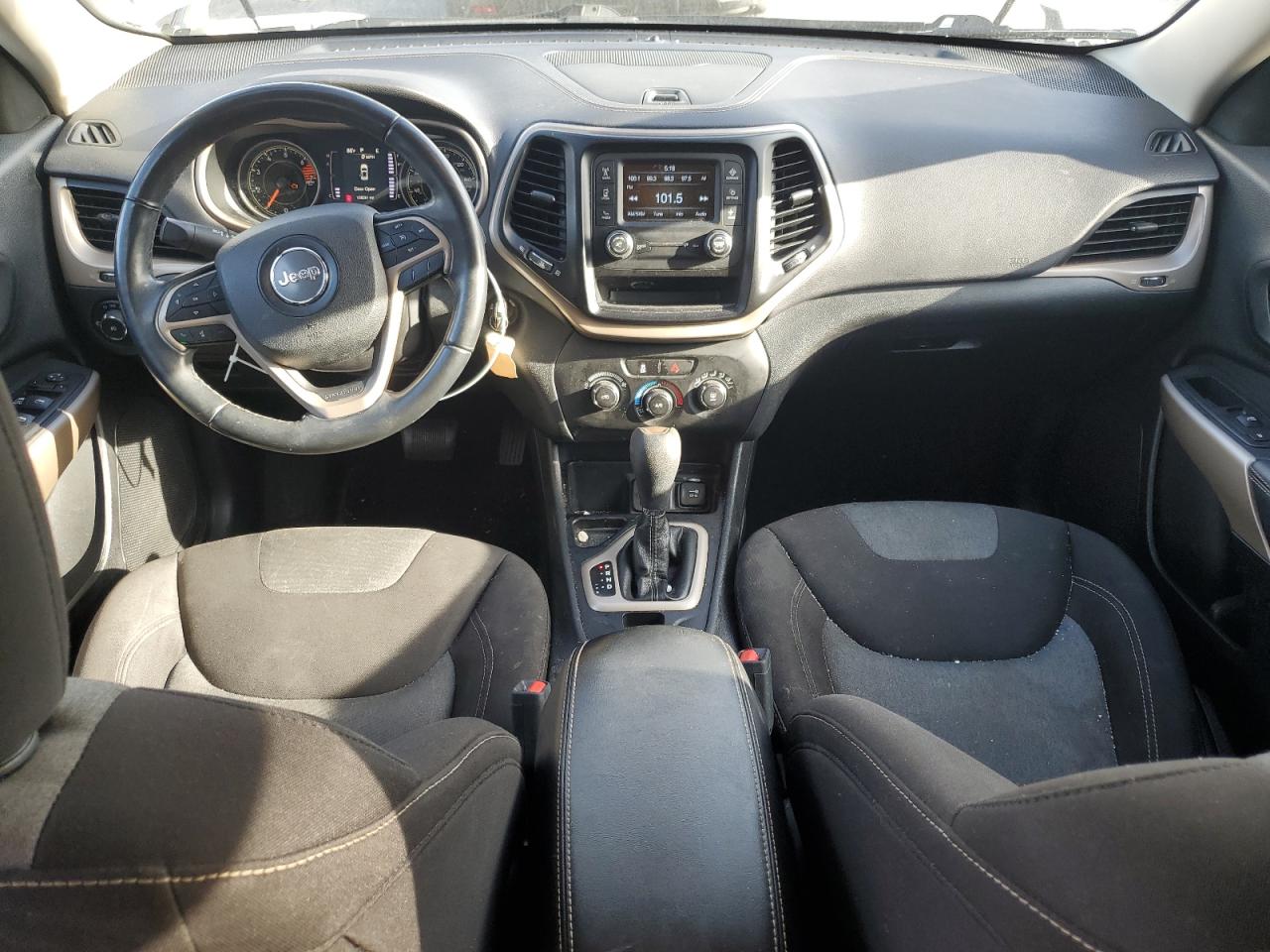 2018 Jeep Cherokee Latitude VIN: 1C4PJLCB7JD576785 Lot: 84302335