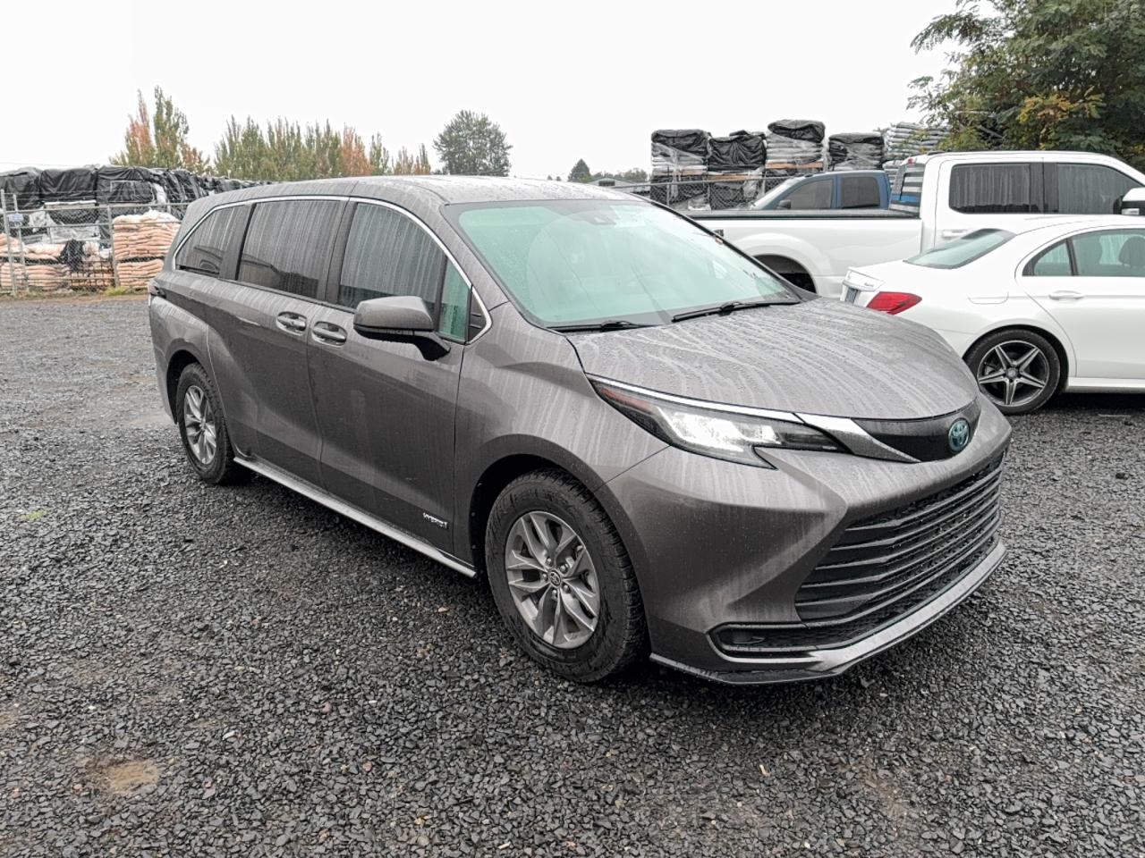 2021 Toyota Sienna Le