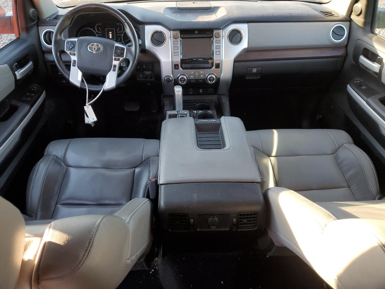 2018 Toyota Tundra Crewmax Limited VIN: 5TFHW5F19JX758765 Lot: 81892815
