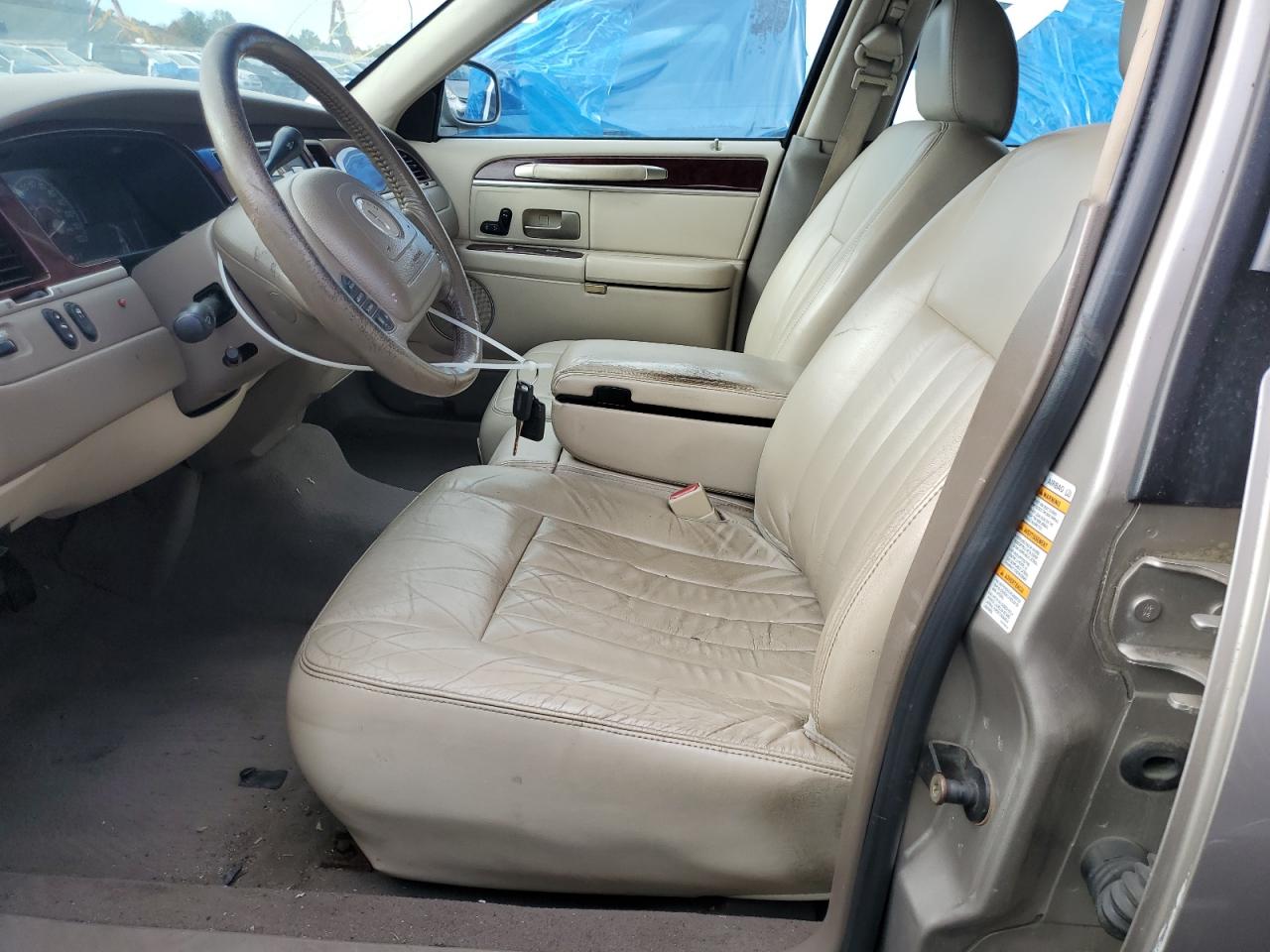 2003 Lincoln Town Car Executive VIN: 1LNHM81W63Y681498 Lot: 83859535