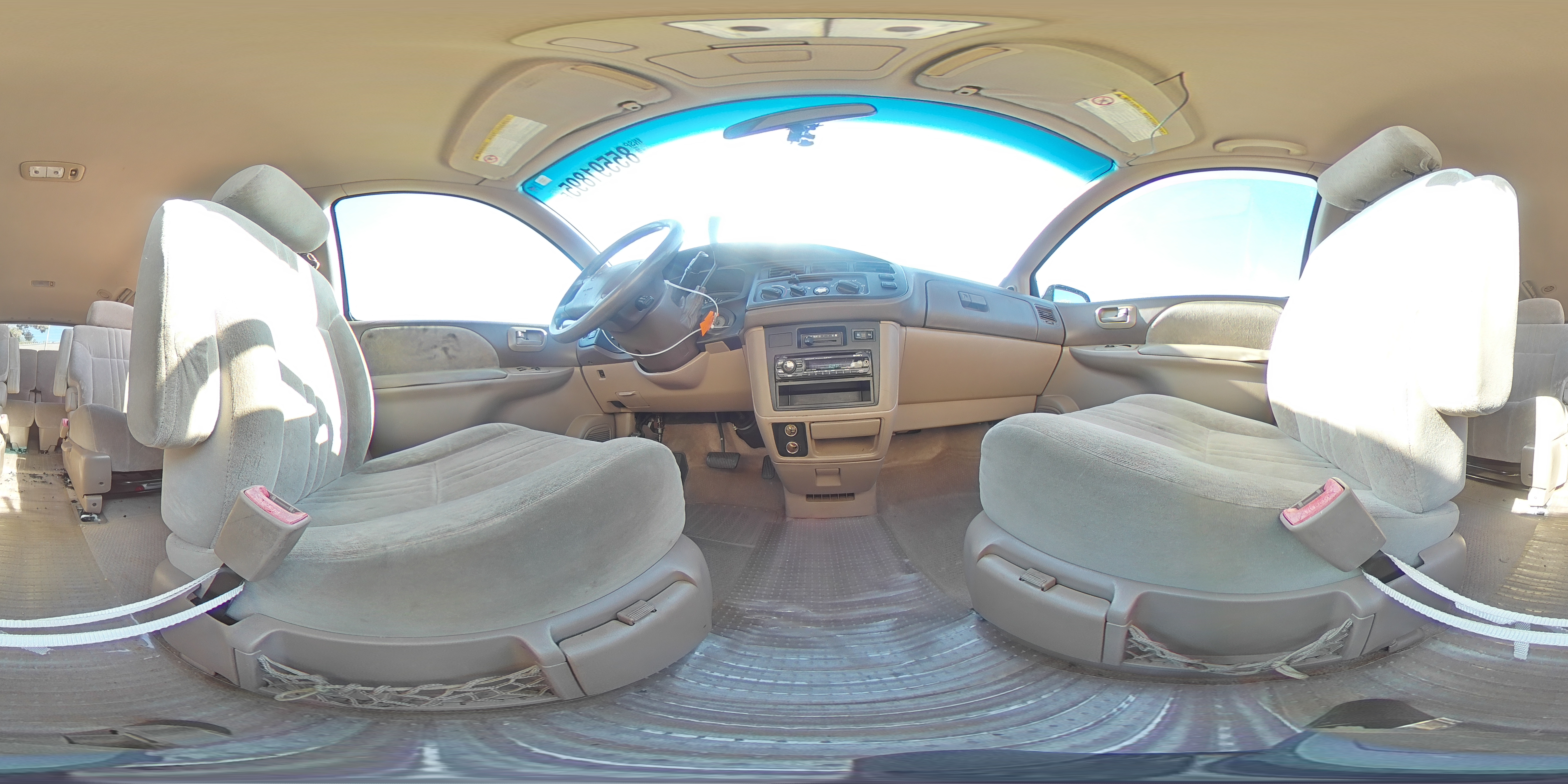 1998 Toyota Sienna Le VIN: 4T3ZF13C7WU010112 Lot: 85591895