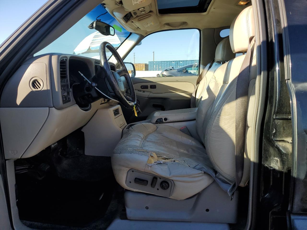 2002 Chevrolet Tahoe C1500 VIN: 1GNEC13T22R307832 Lot: 90944625