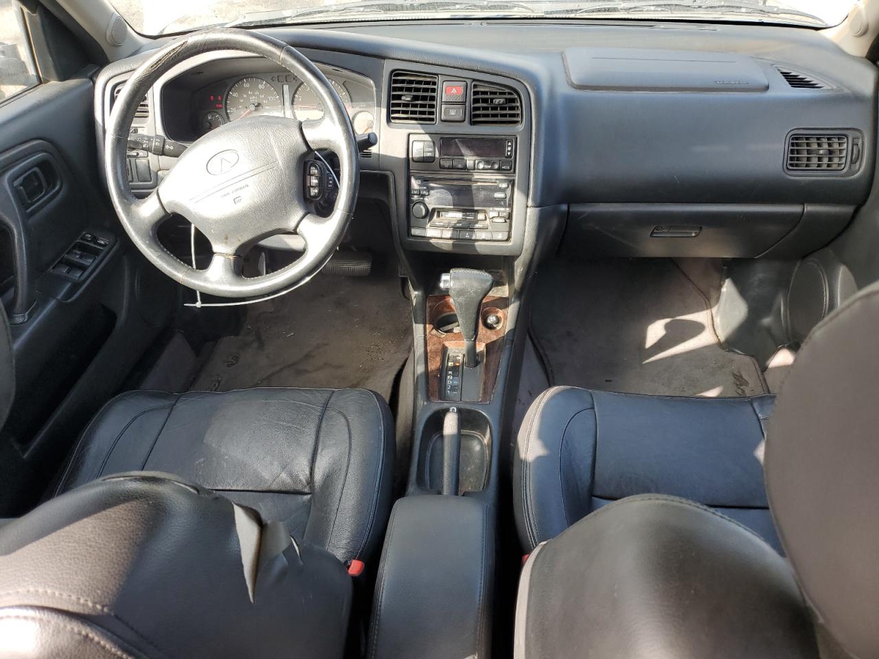 2000 Infiniti G20 VIN: JNKCP11A8YT310105 Lot: 89566605