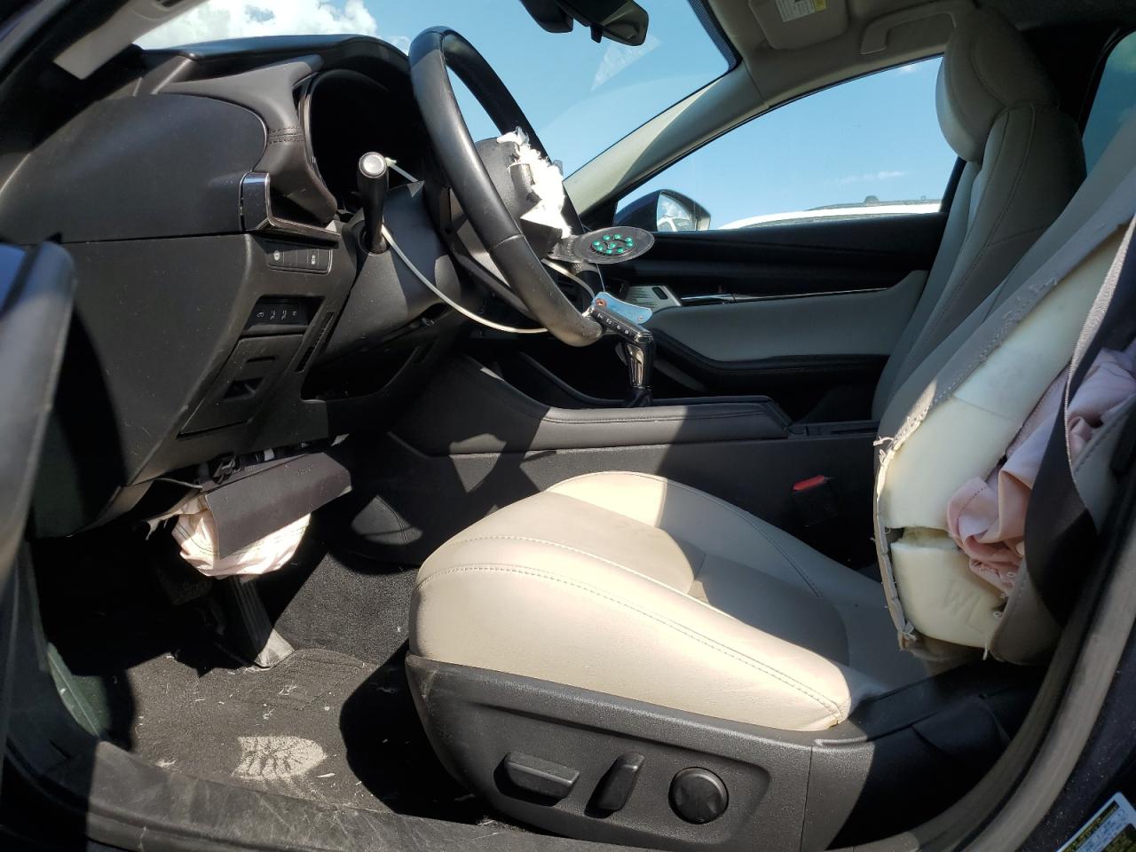 2020 Mazda 3 Preferred VIN: 3MZBPADLXLM127531 Lot: 82204995