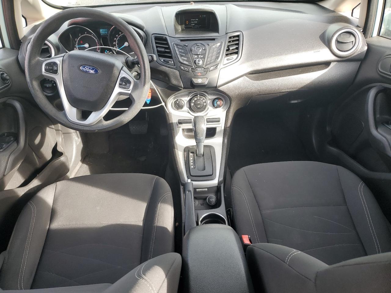 2019 Ford Fiesta Se VIN: 3FADP4EJ3KM135792 Lot: 90497935