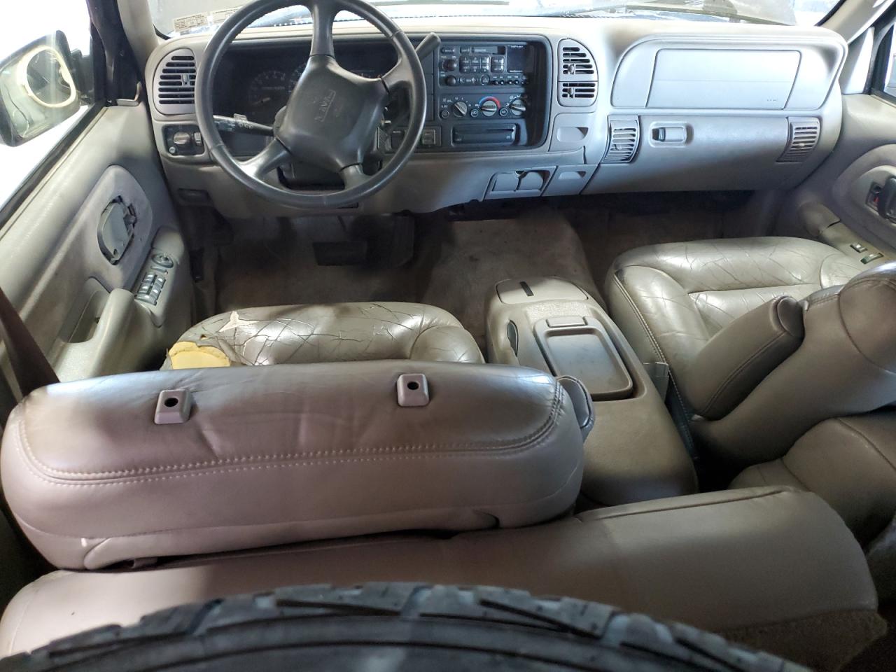 1999 GMC Suburban K1500 VIN: 1GKFK16R4XJ807369 Lot: 85537825