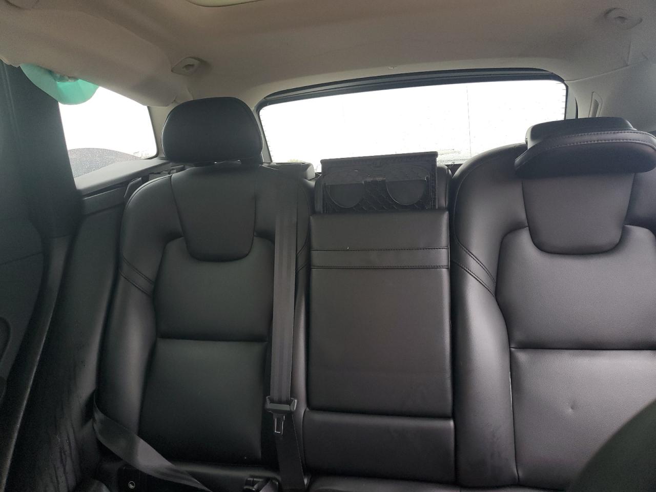 2019 Volvo Xc60 T5 Momentum VIN: LYV102DK8KB325531 Lot: 82483655