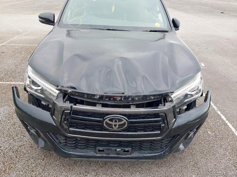 2020 TOYOTA HILUX INVINCIBLE X D/CAB PICK UP 2.4 D-4D AUTO