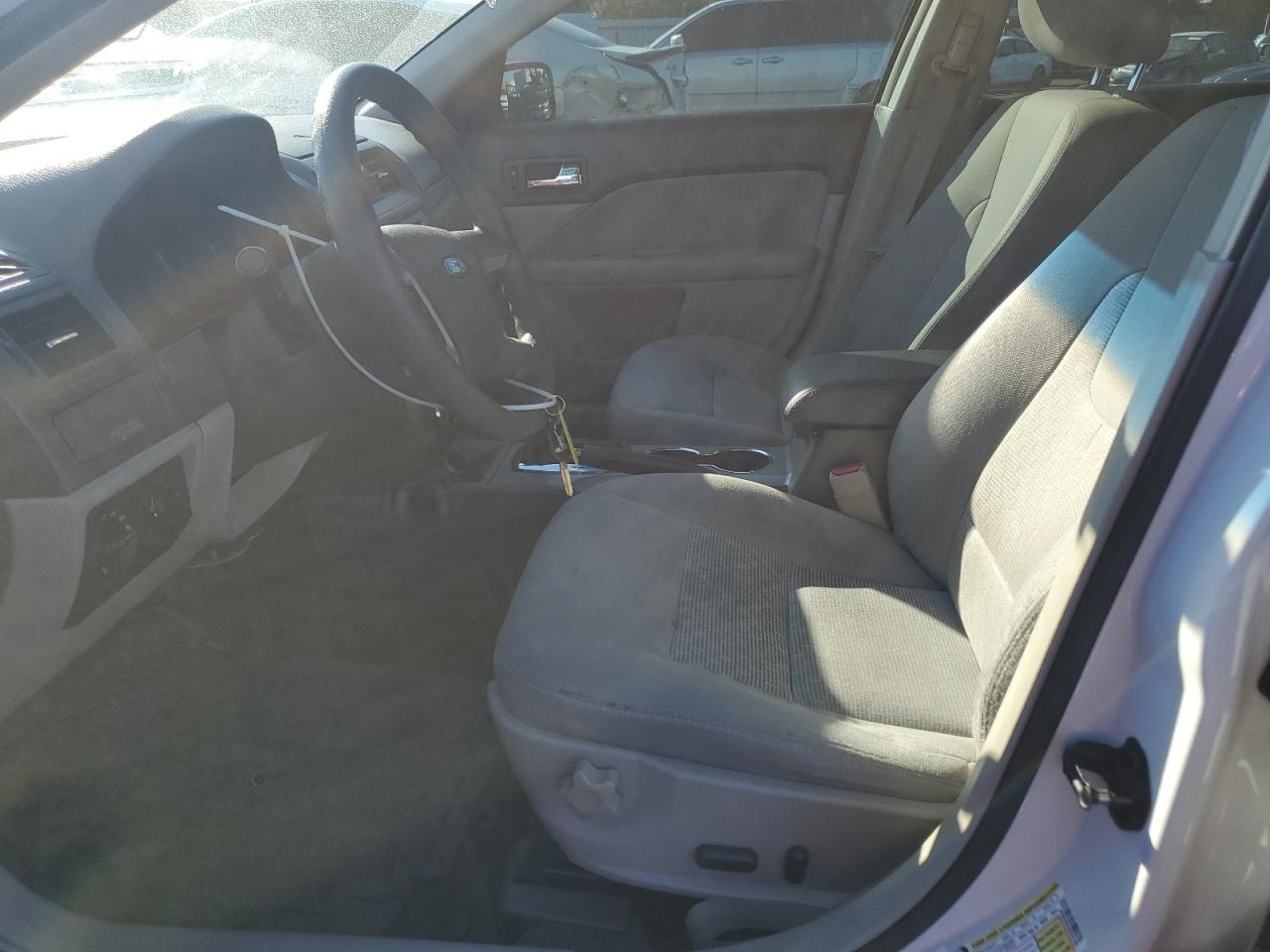 2011 Ford Fusion Se VIN: 3FAHP0HA7BR261808 Lot: 90778395