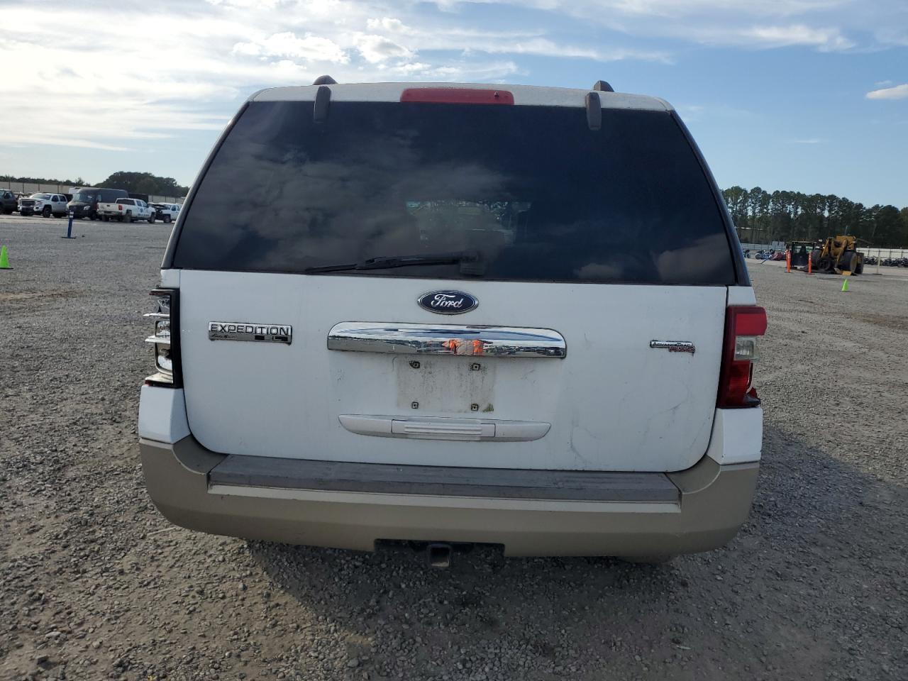 2007 Ford Expedition El Eddie Bauer VIN: 1FMFK175X7LA06713 Lot: 82244735