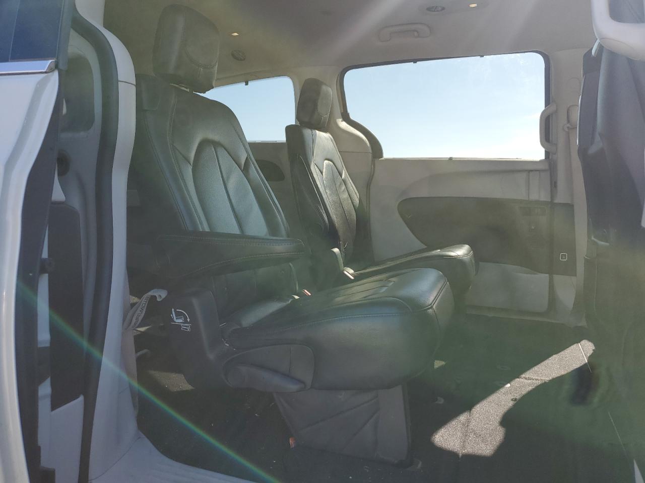 2017 Chrysler Pacifica Touring L Plus VIN: 2C4RC1EG8HR722585 Lot: 85892895