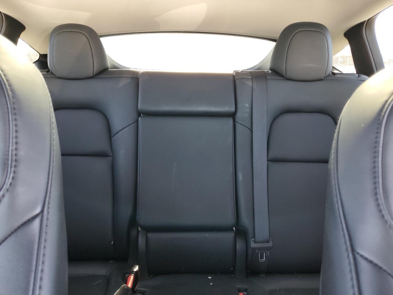 2024 Tesla Model Y VIN: 7SAYGAEE8RF209495 Lot: 90871775