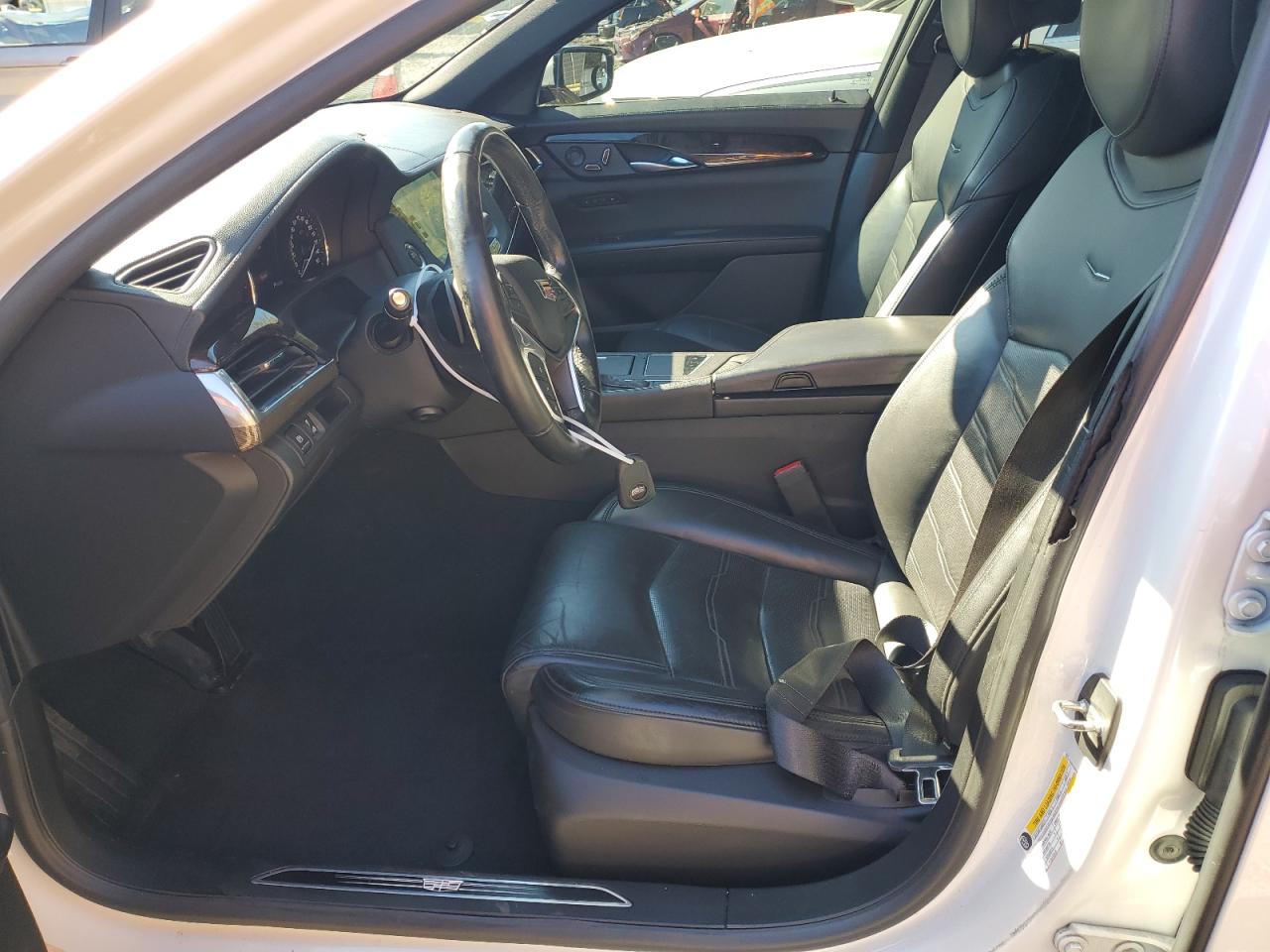 2018 Cadillac Ct6 Luxury VIN: 1G6KD5RS8JU121998 Lot: 87211815