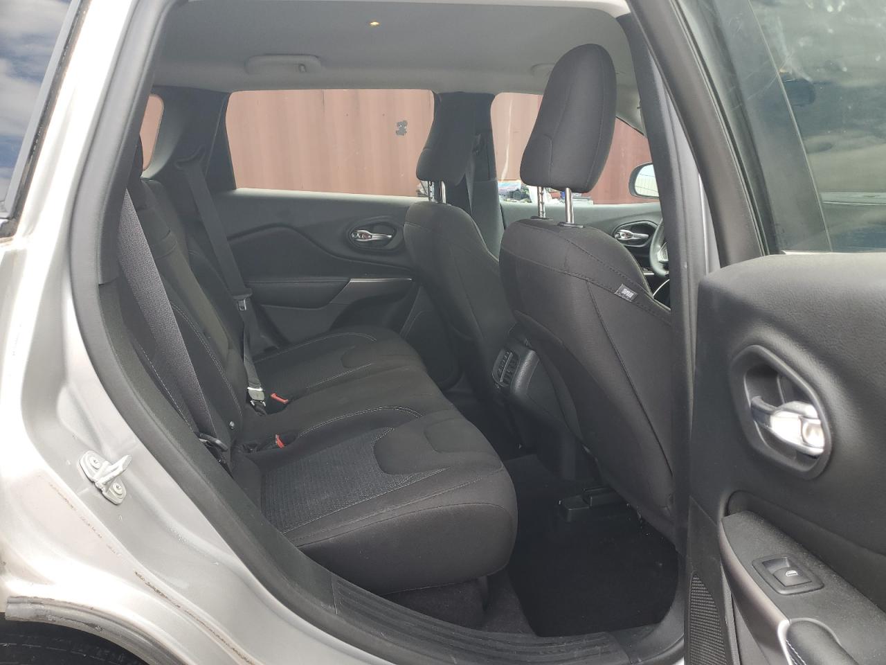 2019 Jeep Cherokee Latitude VIN: 1C4PJLCX5KD144208 Lot: 86288835