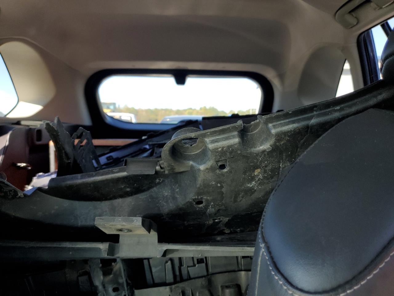 2019 Toyota Rav4 Xle Premium VIN: JTMA1RFV7KD005667 Lot: 82223105