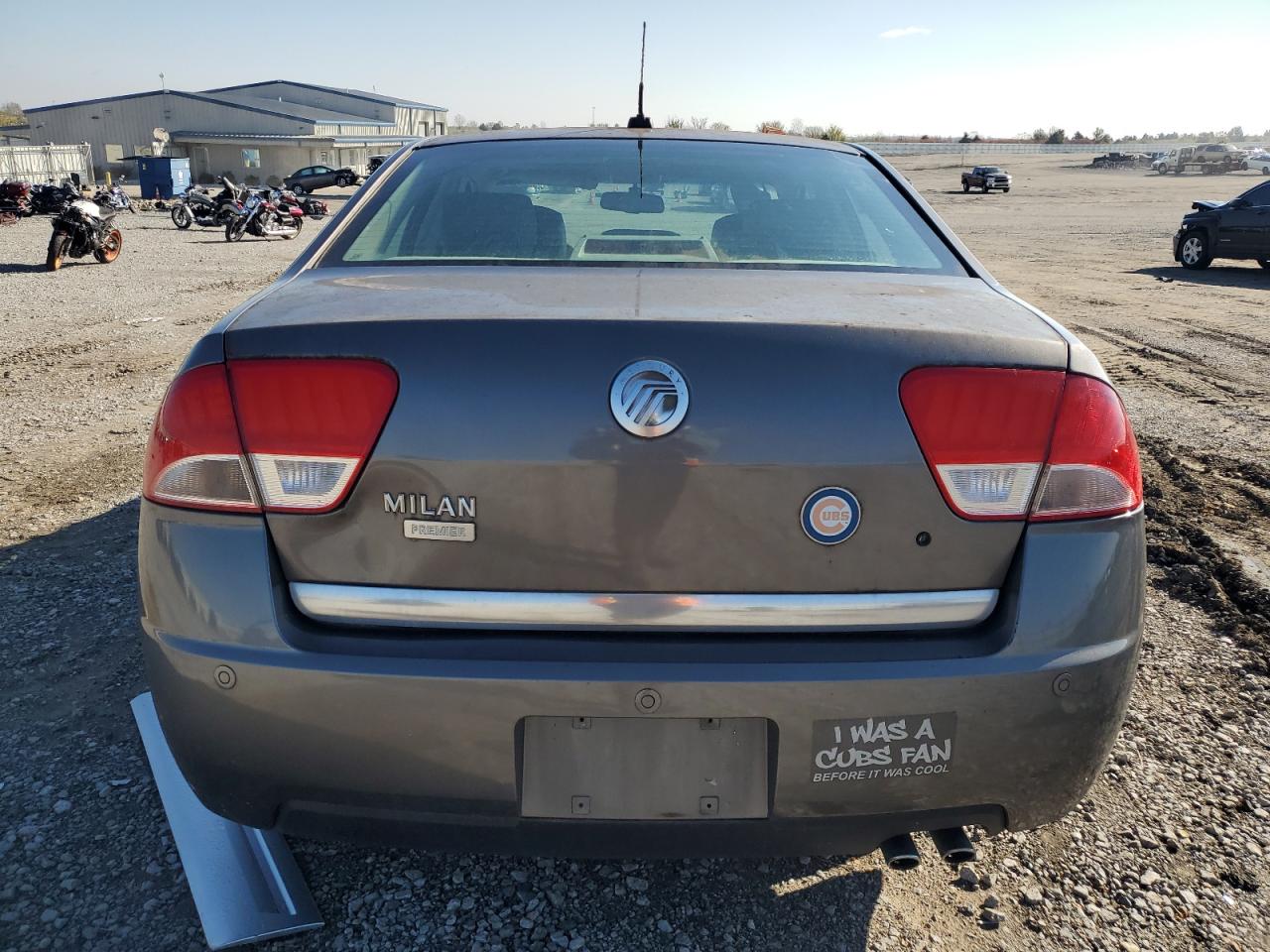 2011 Mercury Milan Premier VIN: 3MEHM0JA4BR604019 Lot: 90830005