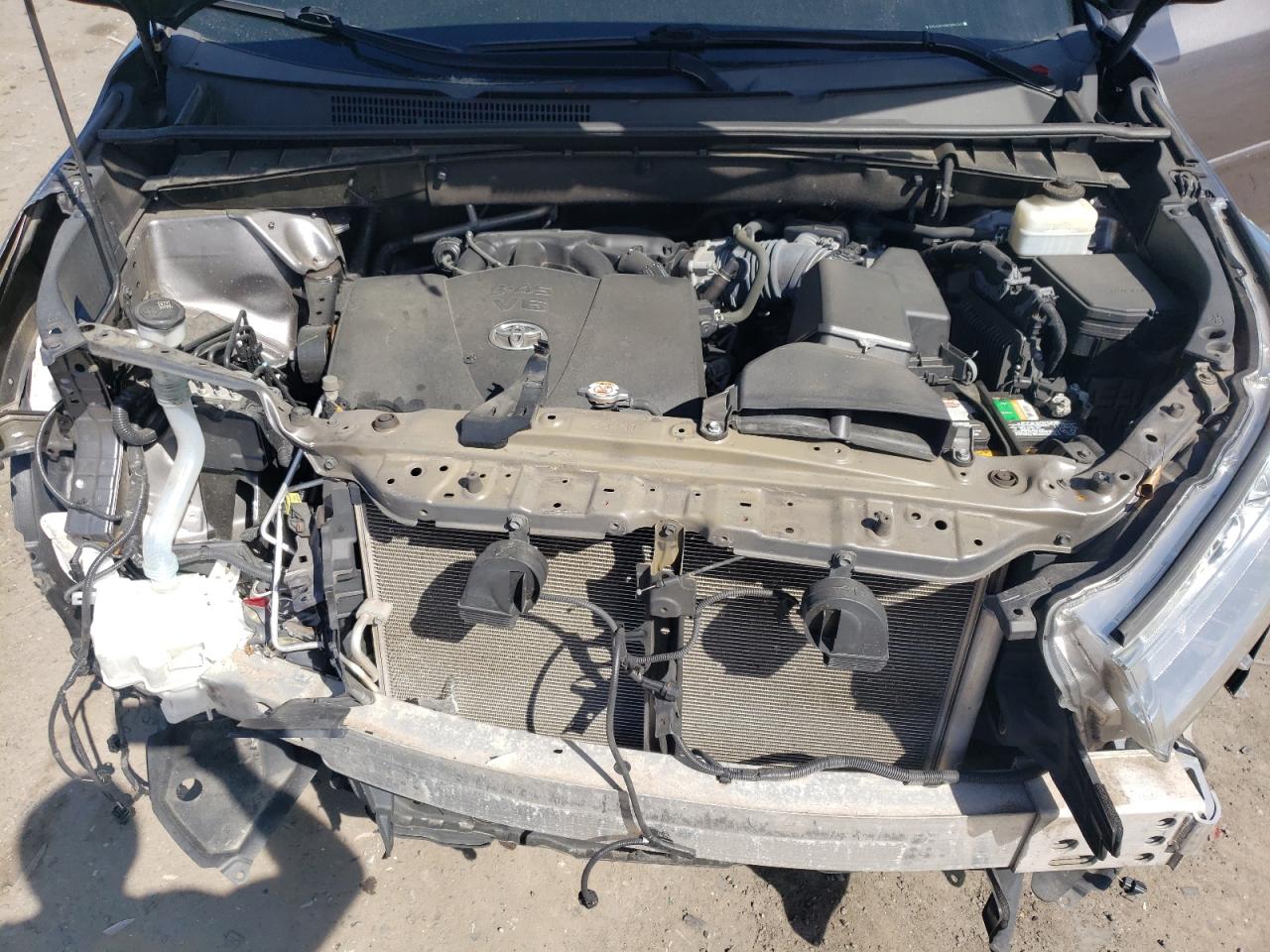 2019 Toyota Highlander Se VIN: 5TDJZRFH5KS984242 Lot: 84782175